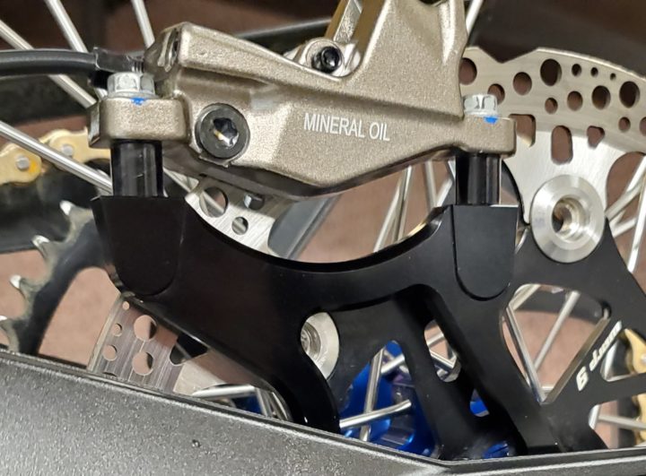 W9 Brake Adapter Kit (220mm)