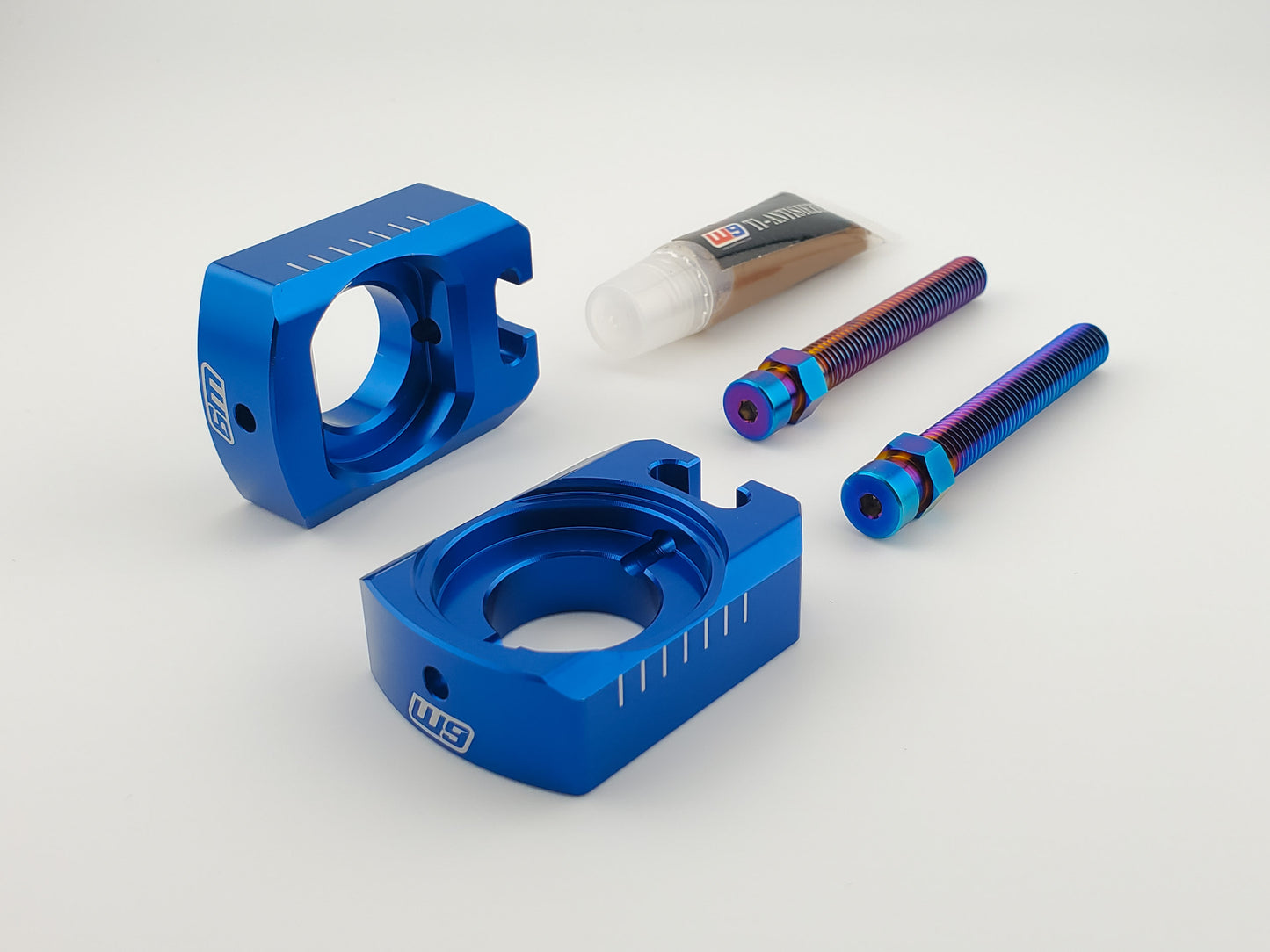 W9 Axle Blocks w/ Ti Hardware (Ultra Bee)