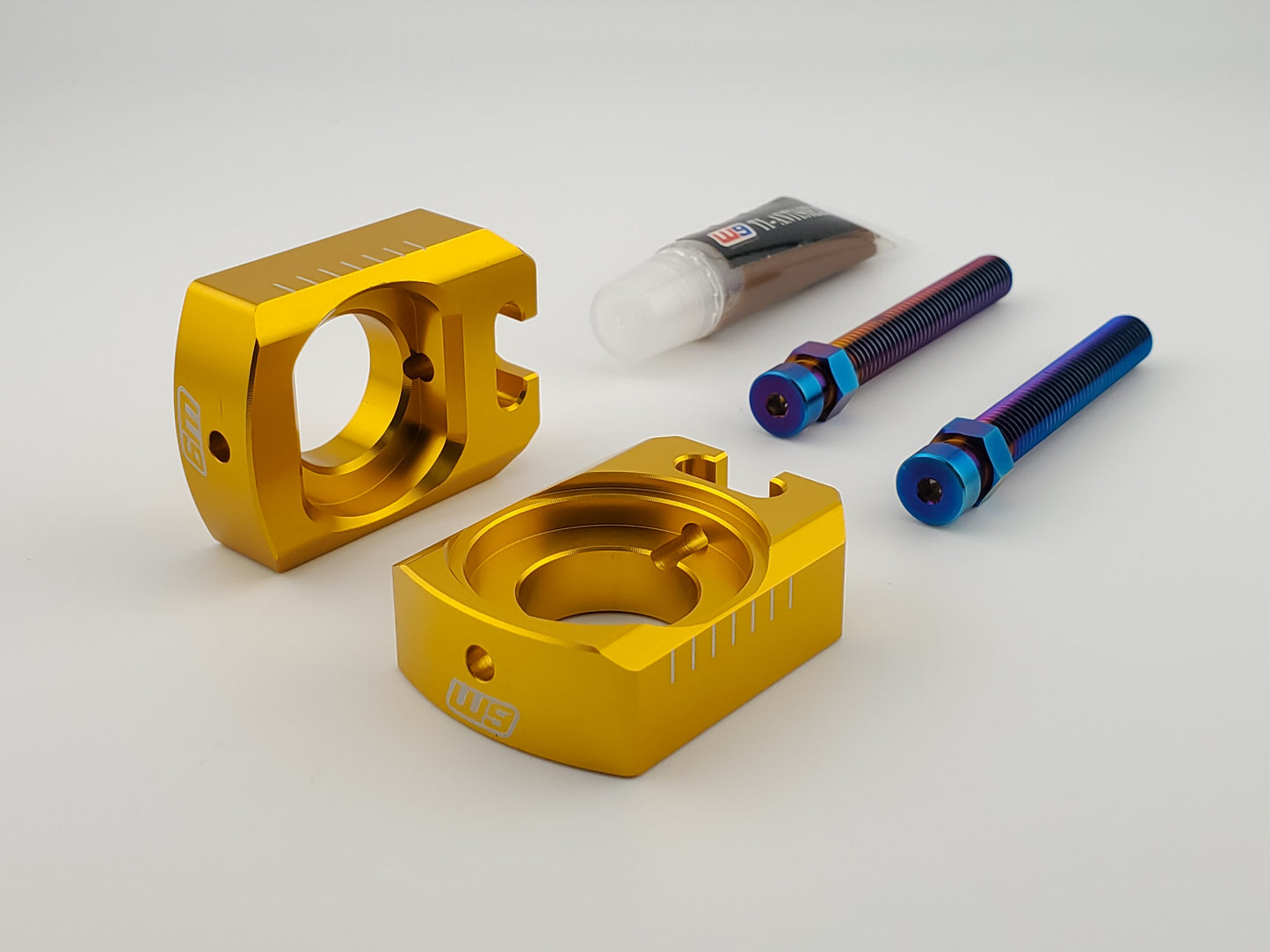 W9 Axle Blocks w/ Ti Hardware (Ultra Bee)