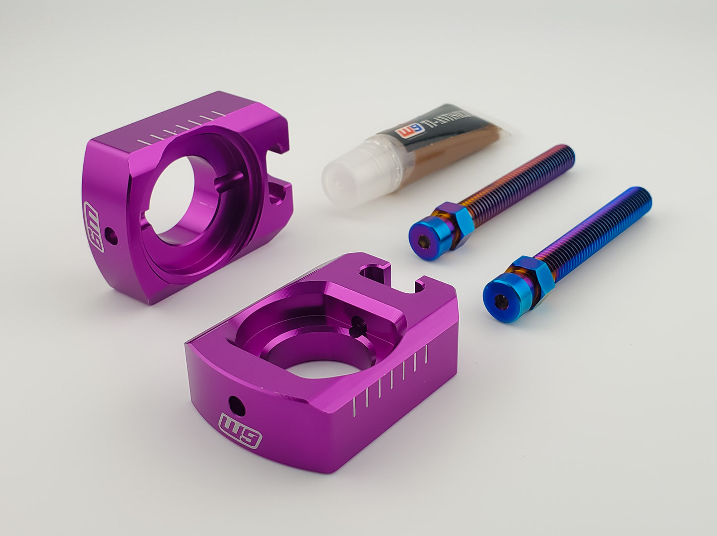 W9 Axle Blocks w/ Ti Hardware (Ultra Bee)